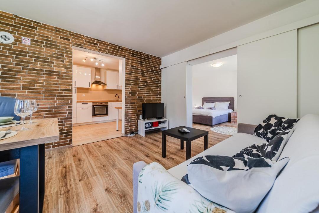 Desinic House | The Blue House with Sauna & Jacuzzi - Happy Rentals