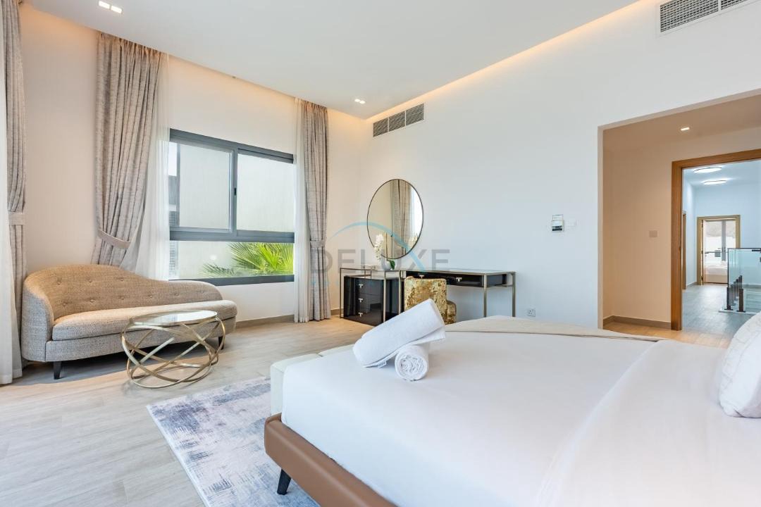 Sharm Villa | Exclusive 4BR Villa with Assistant Room, Lush Garden & Private Pool Facing Panoramic Sea Views, Al Dana Island, Fujairah by Deluxe Holiday Homes