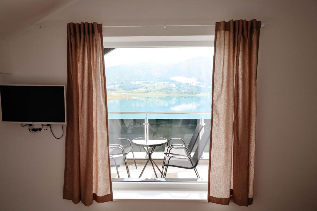 Herzegovina-Neretva Canton Hotel | Perla jezera B&B