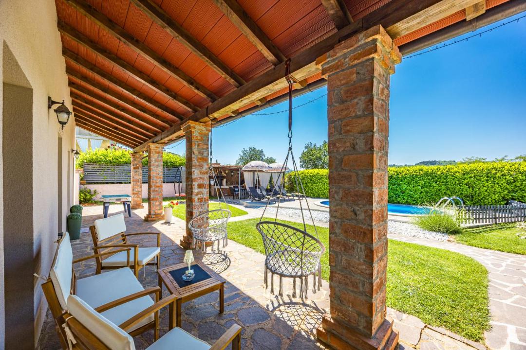 Oprtalj Villa | Casa Sara and Sasha near Motovun with private pool - pet friendly truffle paradise