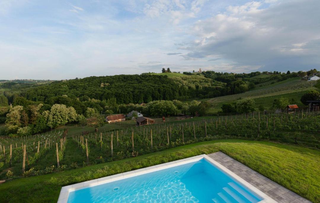 Strigova House | Amazing Home In Banfi