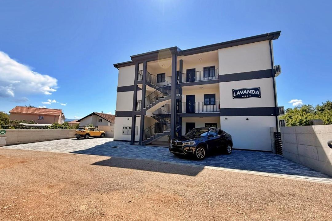 Polje Apartment | Lavanda Verde - Pool Apartments