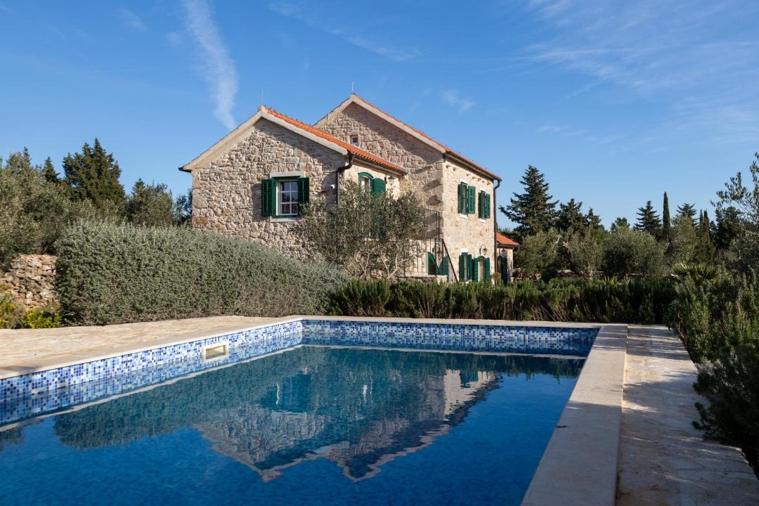 Gdinj Villa | Villa Bliss Excelsior - Pool, Padel & Yoga