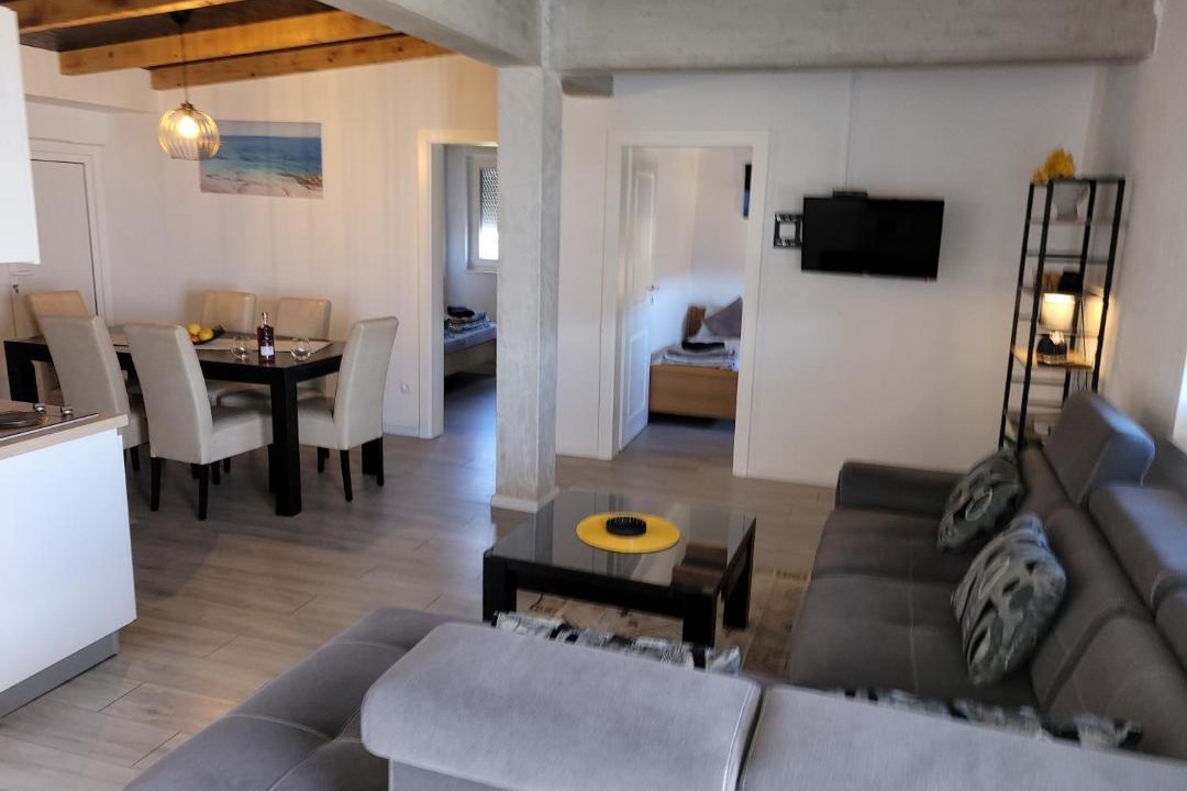 Siroki Brijeg Apartment | Stan na dan BOVKA