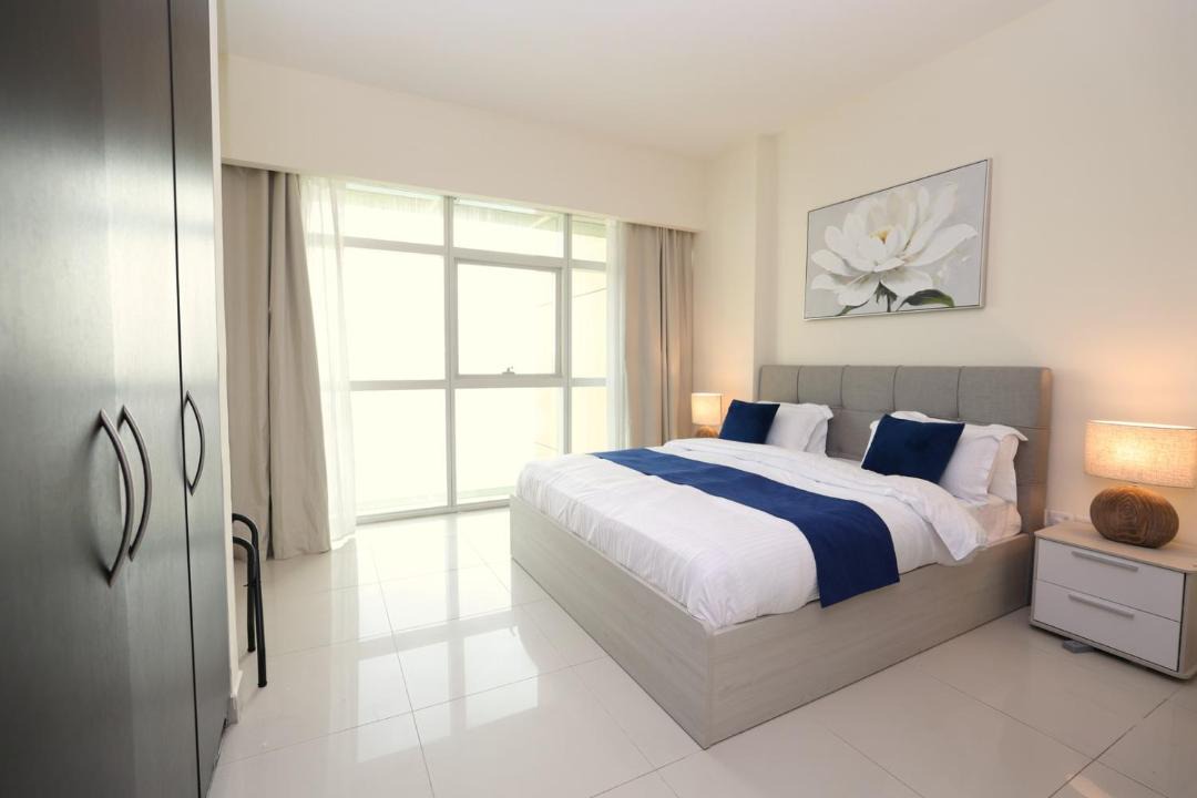 Abu Dhabi Apartment | Waterfront 1Br Apt in Al Reem Island | Reem Mall