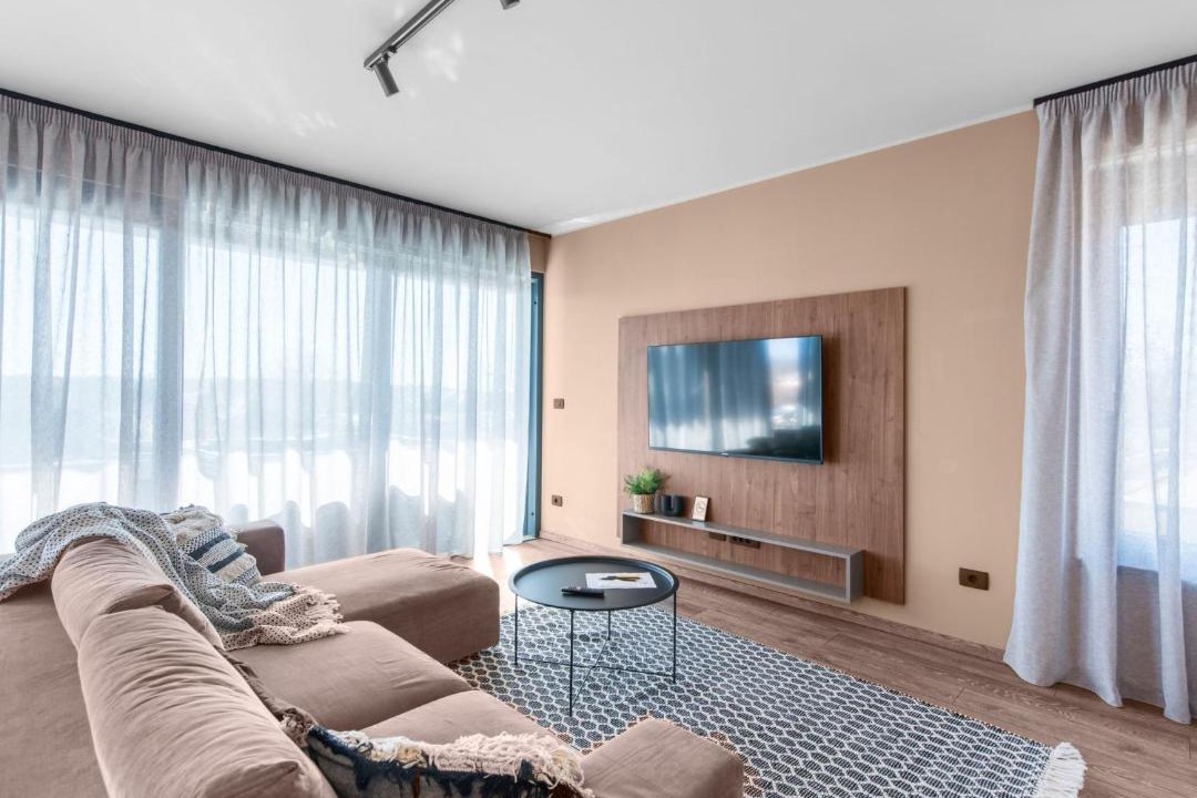 Karigador Apartment | Apartment Villa Querchus Penthouse 8 partment mit Jacuzzi by Interhome