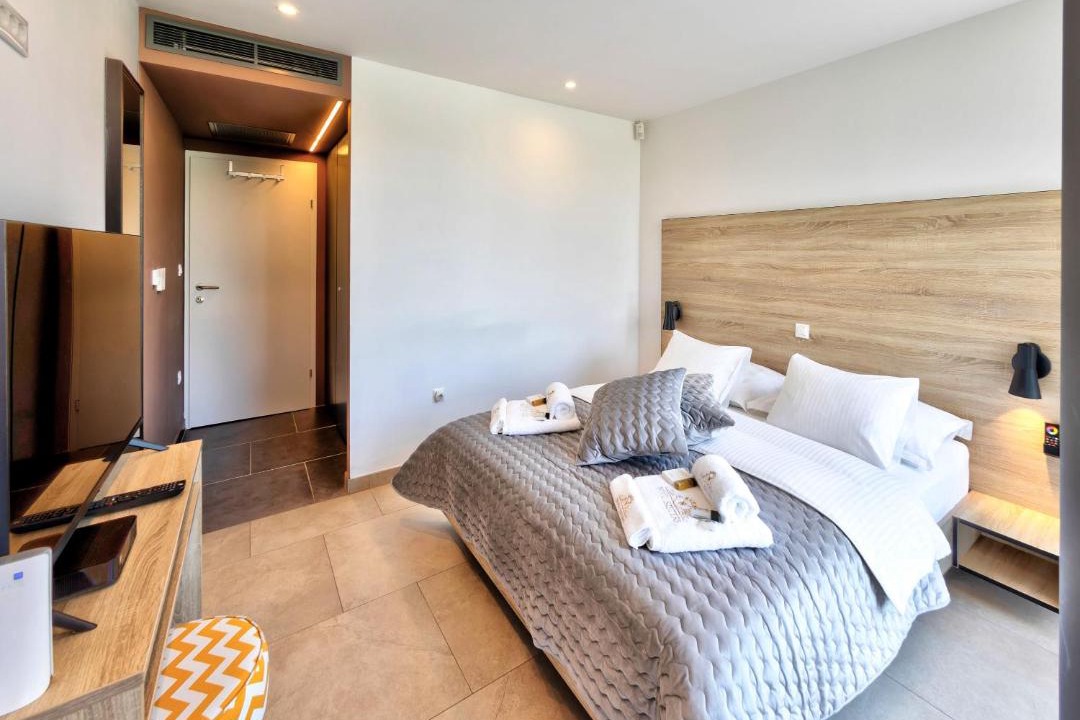 Cove Tri Zala (Zrnovo) Villa | Villa Radman