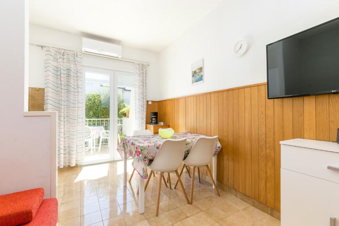 Seget Vranjica Apartment | Apartments by the sea Seget Vranjica, Trogir - 18487