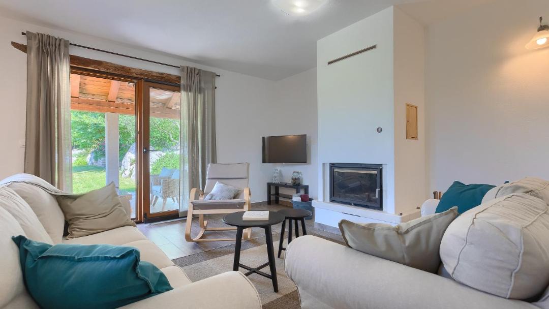 Makovci Villa | Family Casa Ida with pool and grill in Groznjan