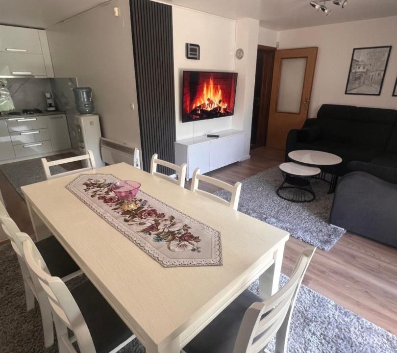 Konjic Villa | Vila sa bazenom Lily