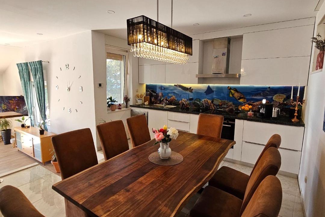 Borak House | Holiday Home Sunrise - Three Bedroom Holiday Home