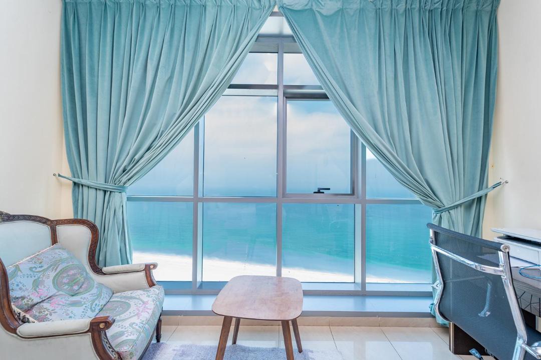 Rumailah Apartment | Beachfront holiday homes with beach,sauna,jacuzzi,cafe,restaurants and more