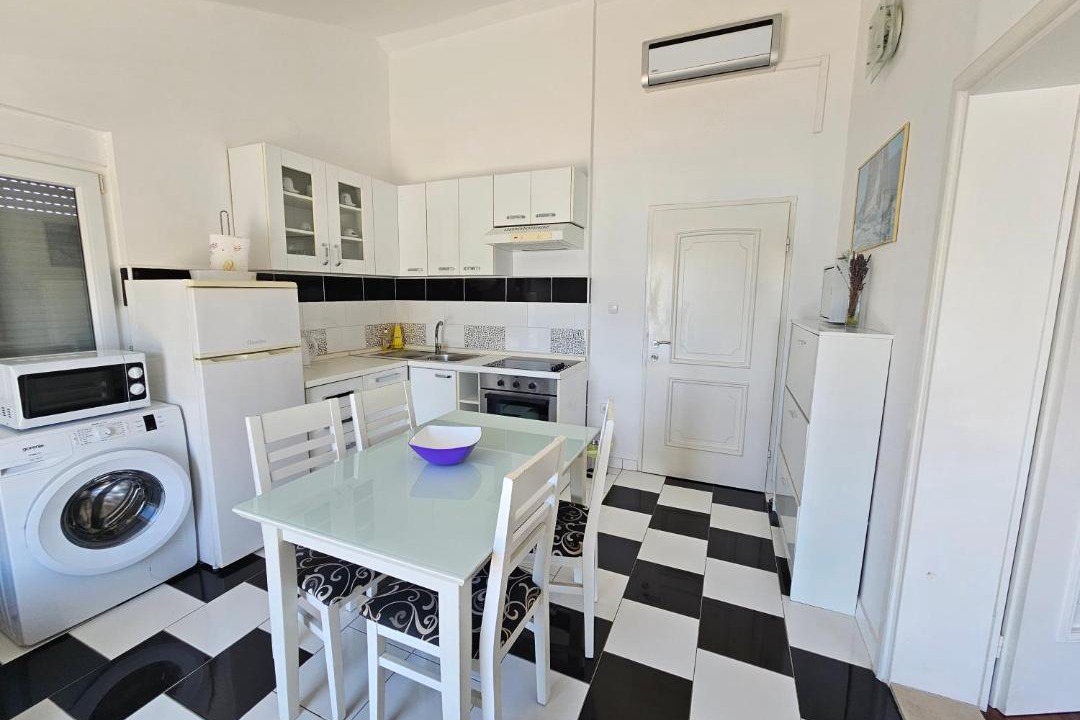 Tijesno Apartment | Villa Stegic
