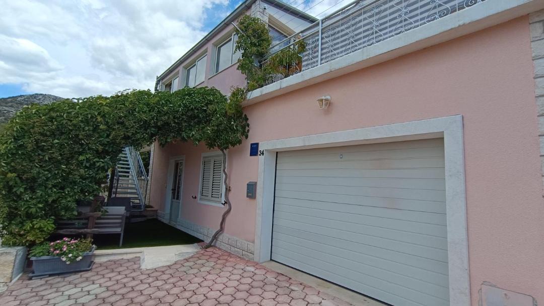 Seget Vranjica Apartment | Apartment Igralište Mirakul