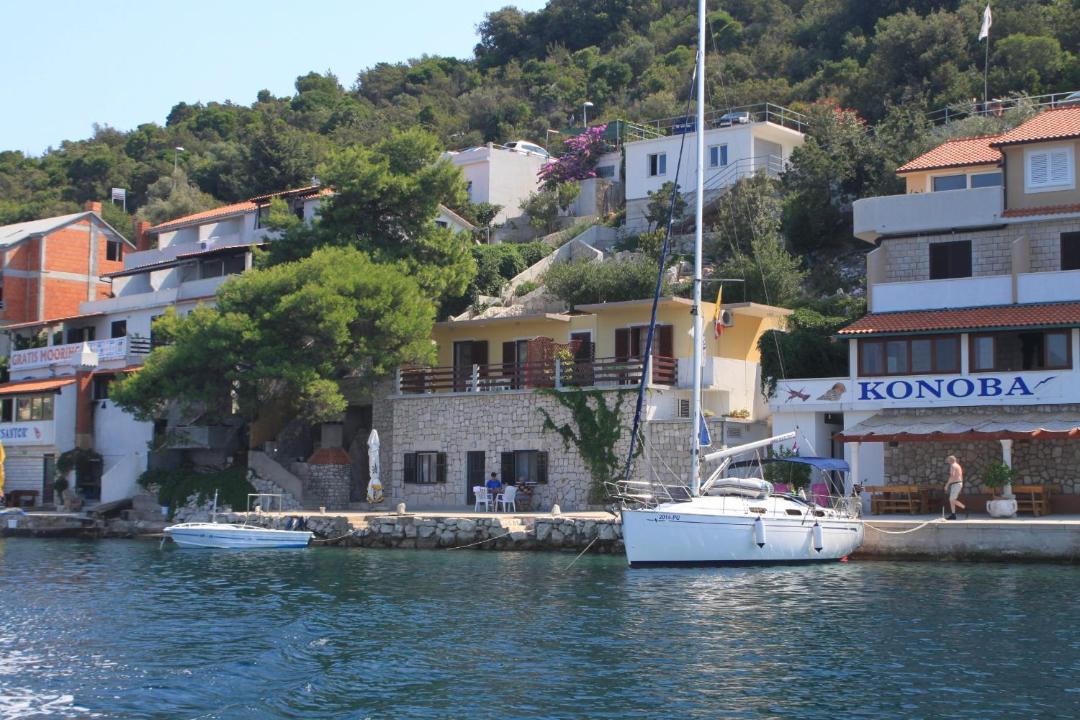 Zaklopatica Apartment | Apartments by the sea Zaklopatica, Lastovo - 8347