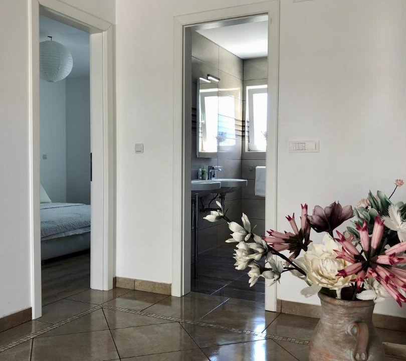 Pag House | Villa Dora - Mediterranean family house for 9 with private garden, BBQ, sea view and private parking for 4 cars