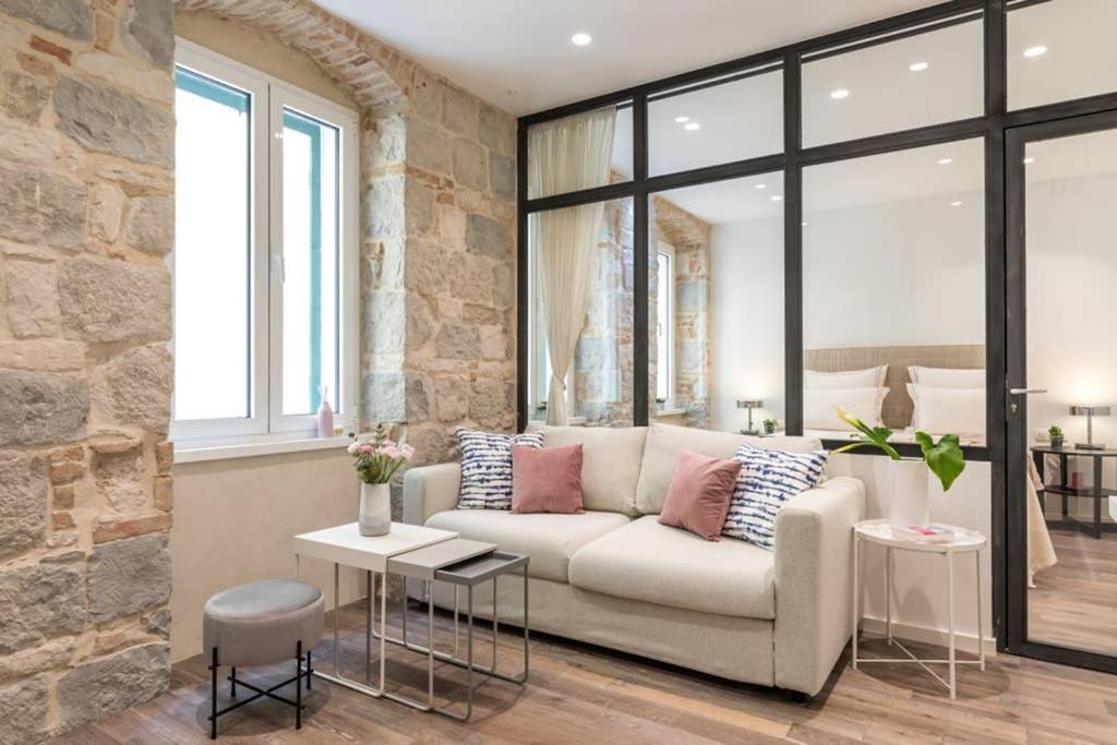 Old Town Apartment | Adriatik Lux Teatro 1