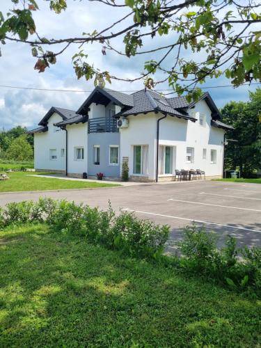 Photo of Buildings in Smoljanac