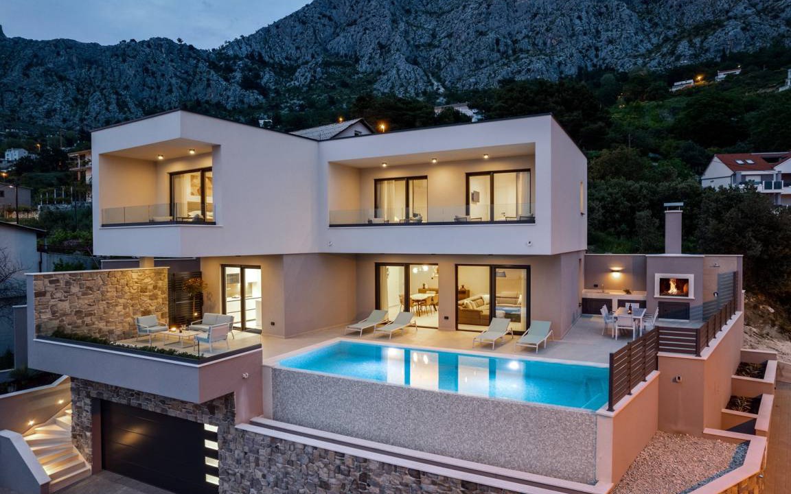 Photo of Others in Omis