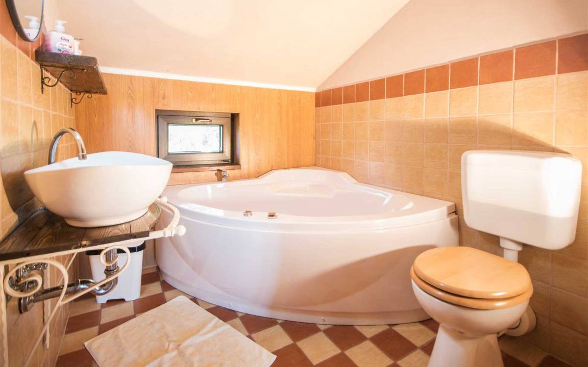 Photo of Bathroom in Brgod