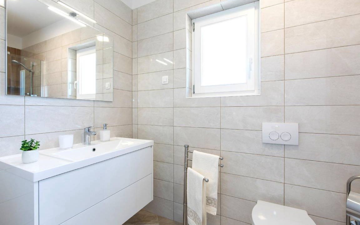 Photo of Bathroom in Porat