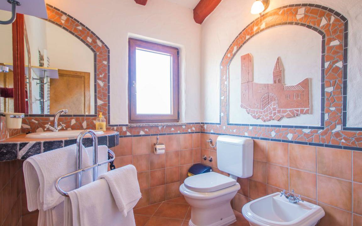 Photo of Bathroom in Topid