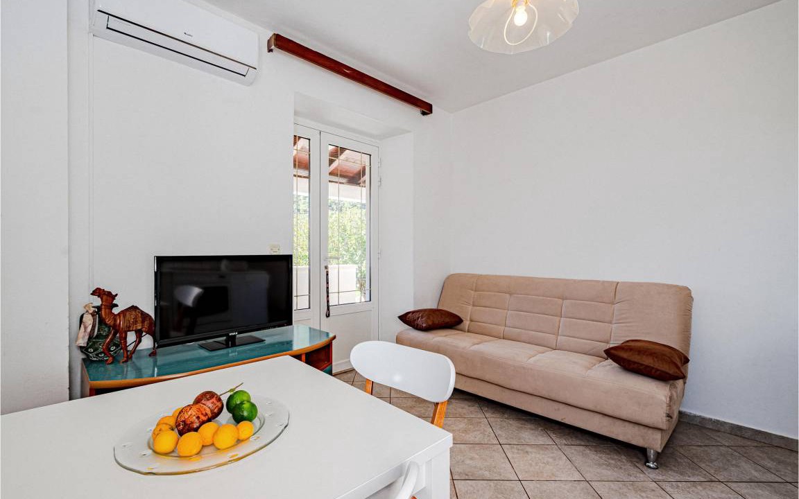 Photo of Others in Broce