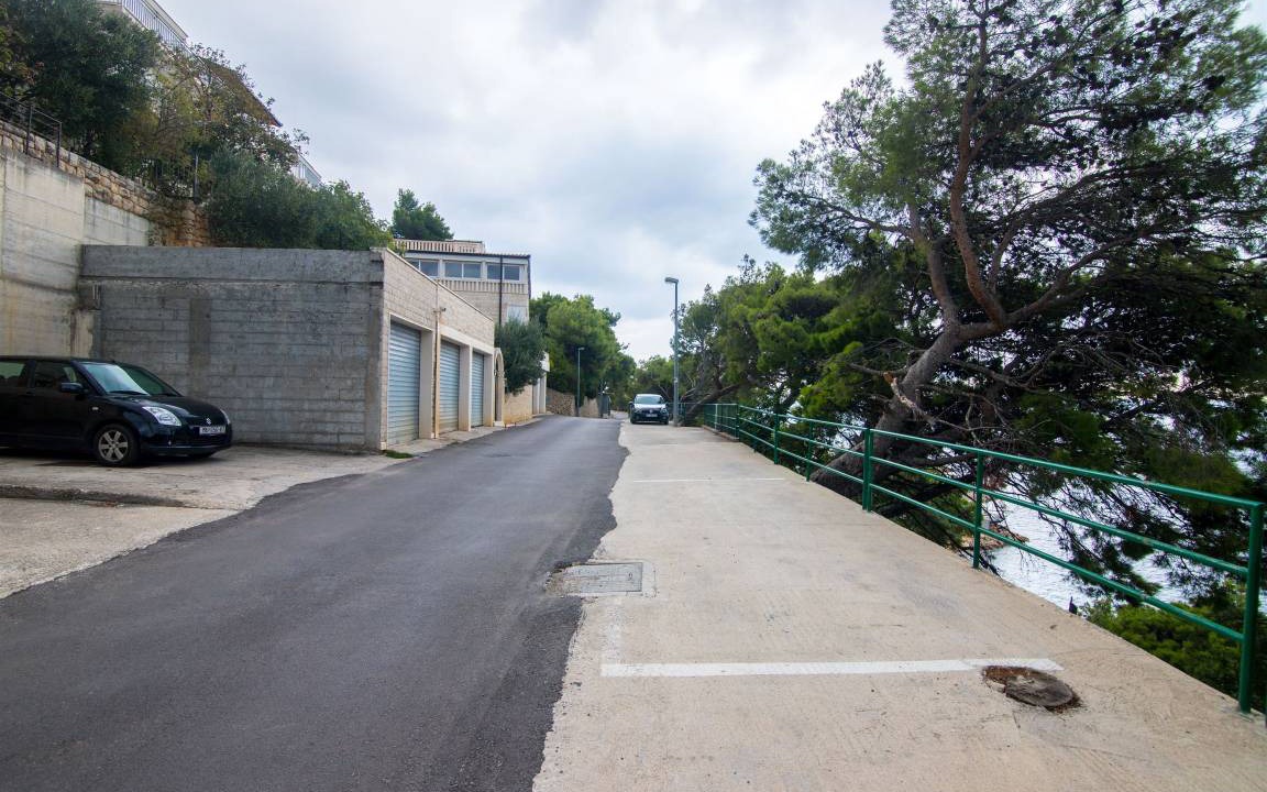 Photo of Others in Bratus