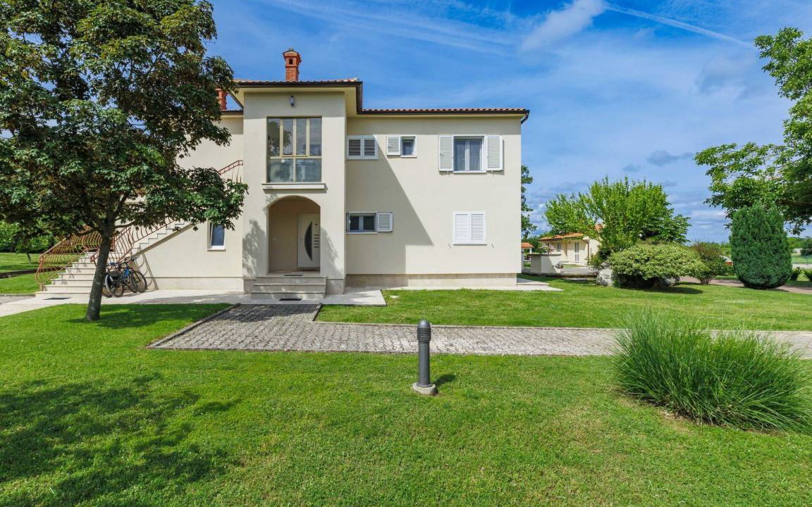 Photo of Others in Modrusani