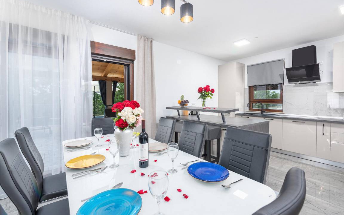 Photo of Others in Bibali