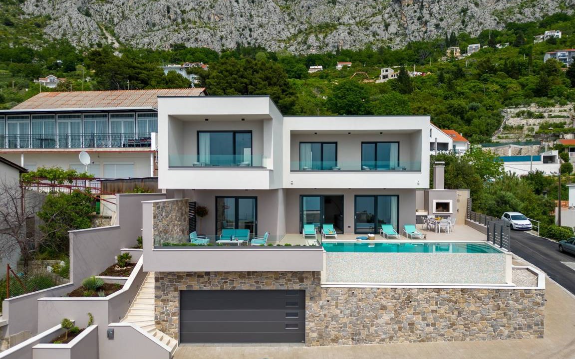 Photo of Others in Omis