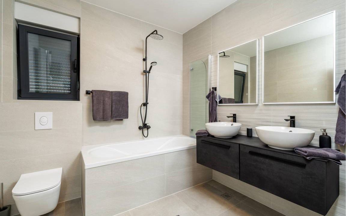 Photo of Bathroom in Sreser