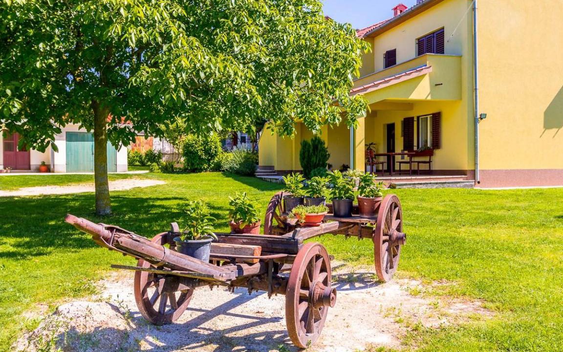 Photo of Others in Grandici