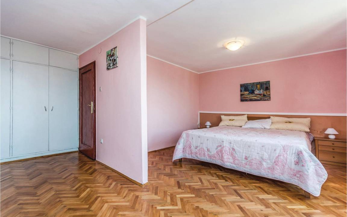 Photo of Others in Flengi