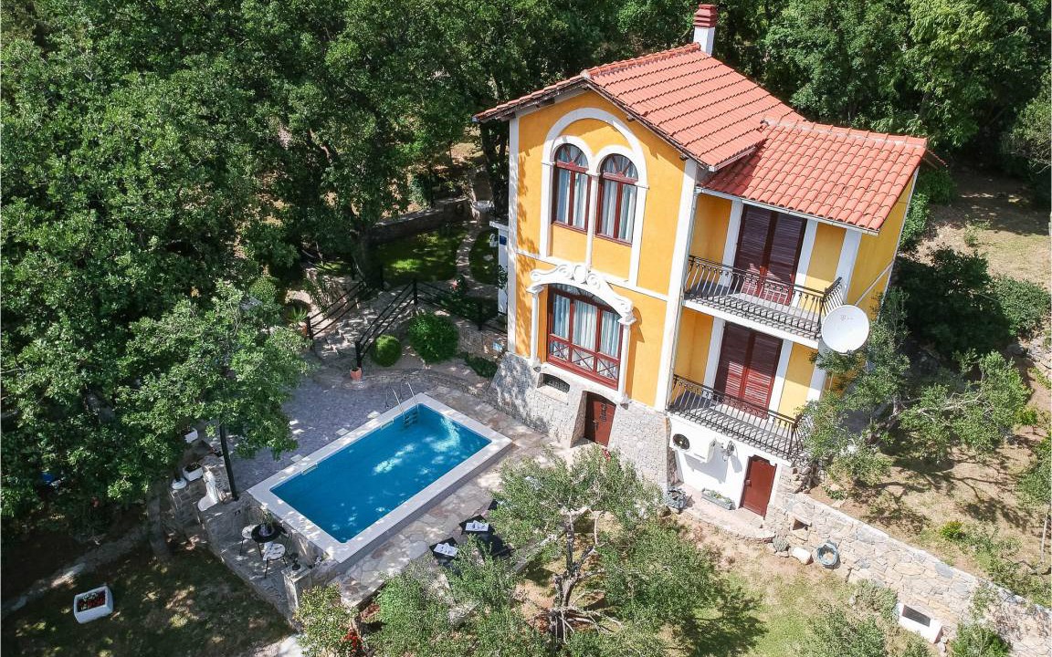 Photo of Others in Srinjine