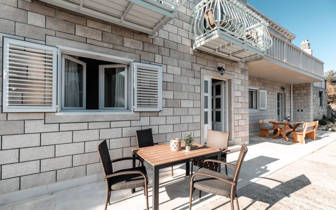 Photo of Patio Balcony in Babina