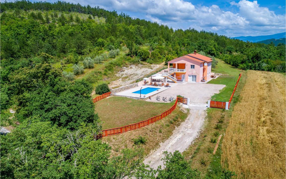 Photo of Others in Tupljak
