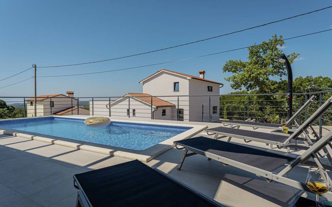 Photo of Patio Balcony in Brgod