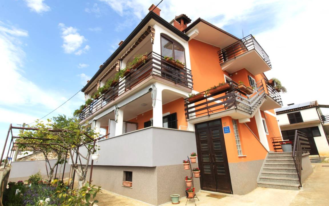Photo of Buildings in Seget