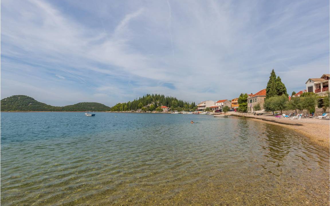 Photo of Others in Ploce