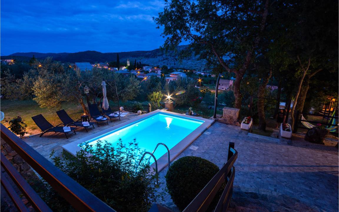 Photo of Others in Srinjine