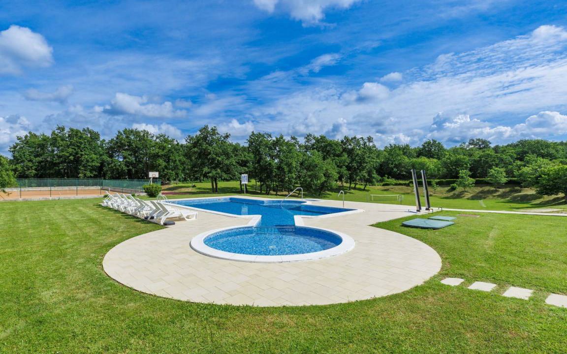 Photo of Others in Modrusani