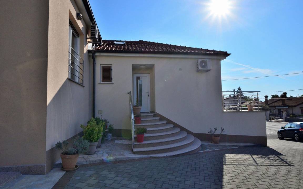 Photo of Others in Jusici