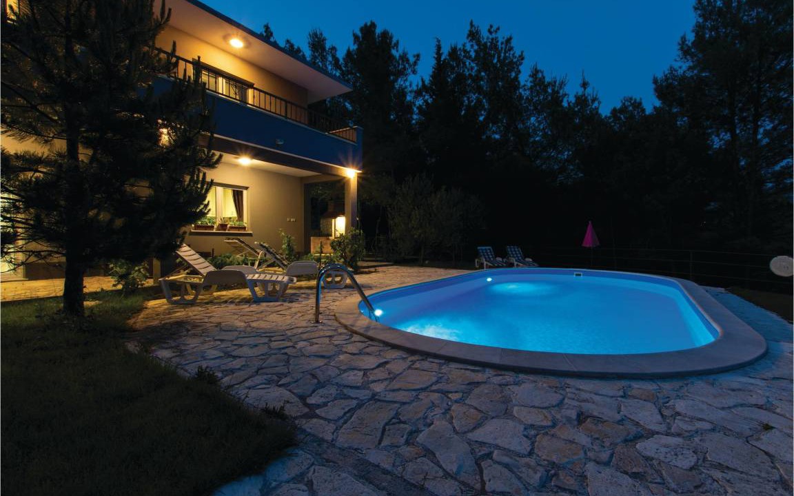 Photo of Outdoor in Slime