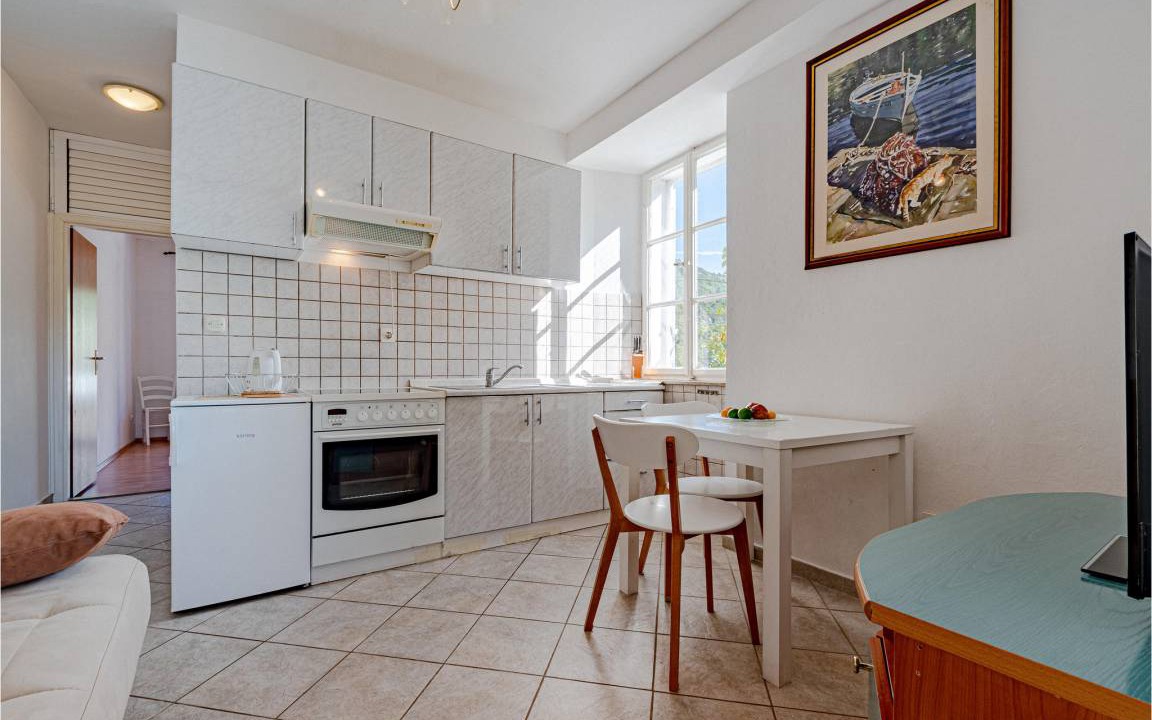 Photo of Others in Broce