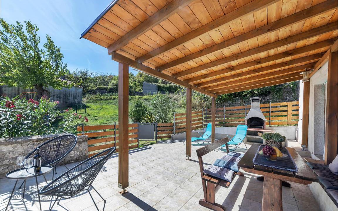 Photo of Patio Balcony in Crni