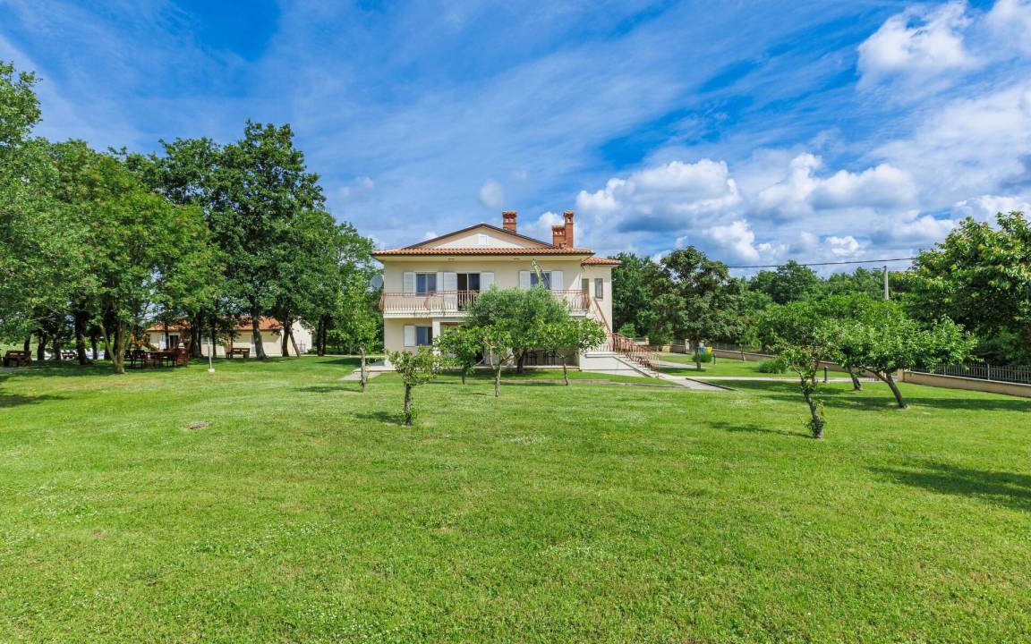 Photo of Others in Modrusani