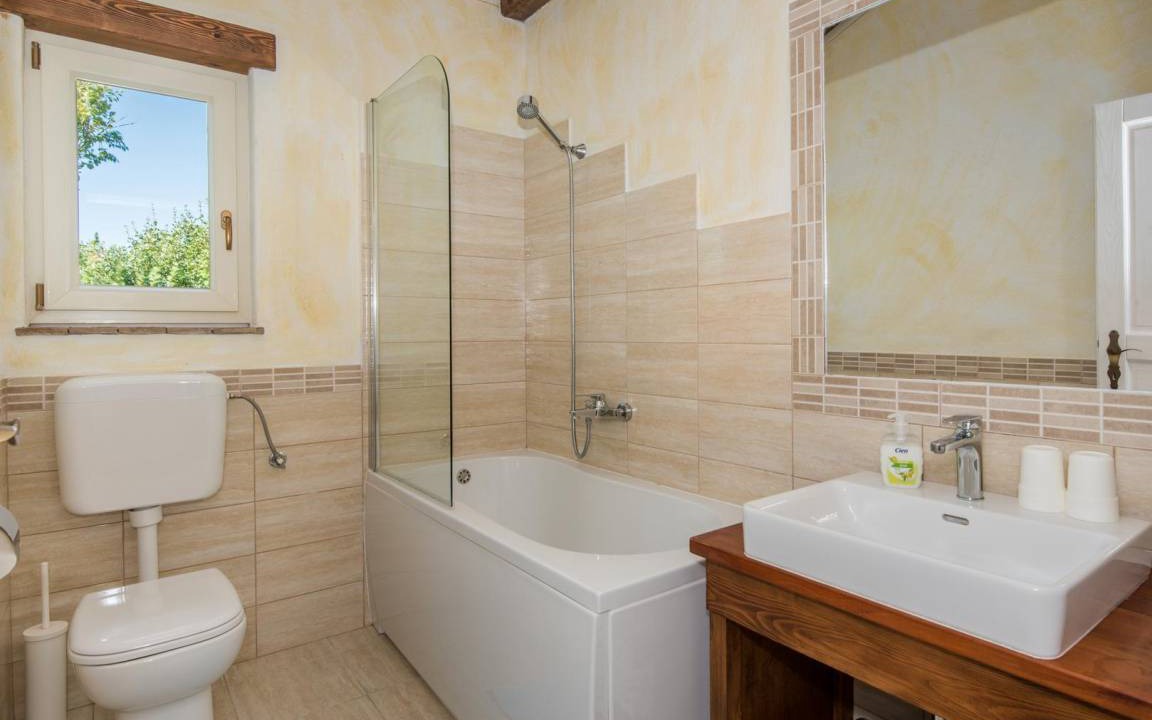 Photo of Bathroom in Brgod