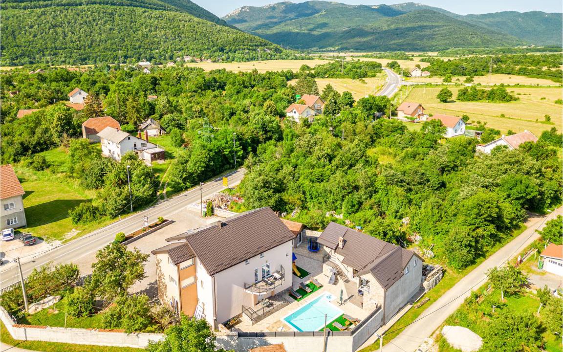 Photo of Buildings in Municipality of Gracac