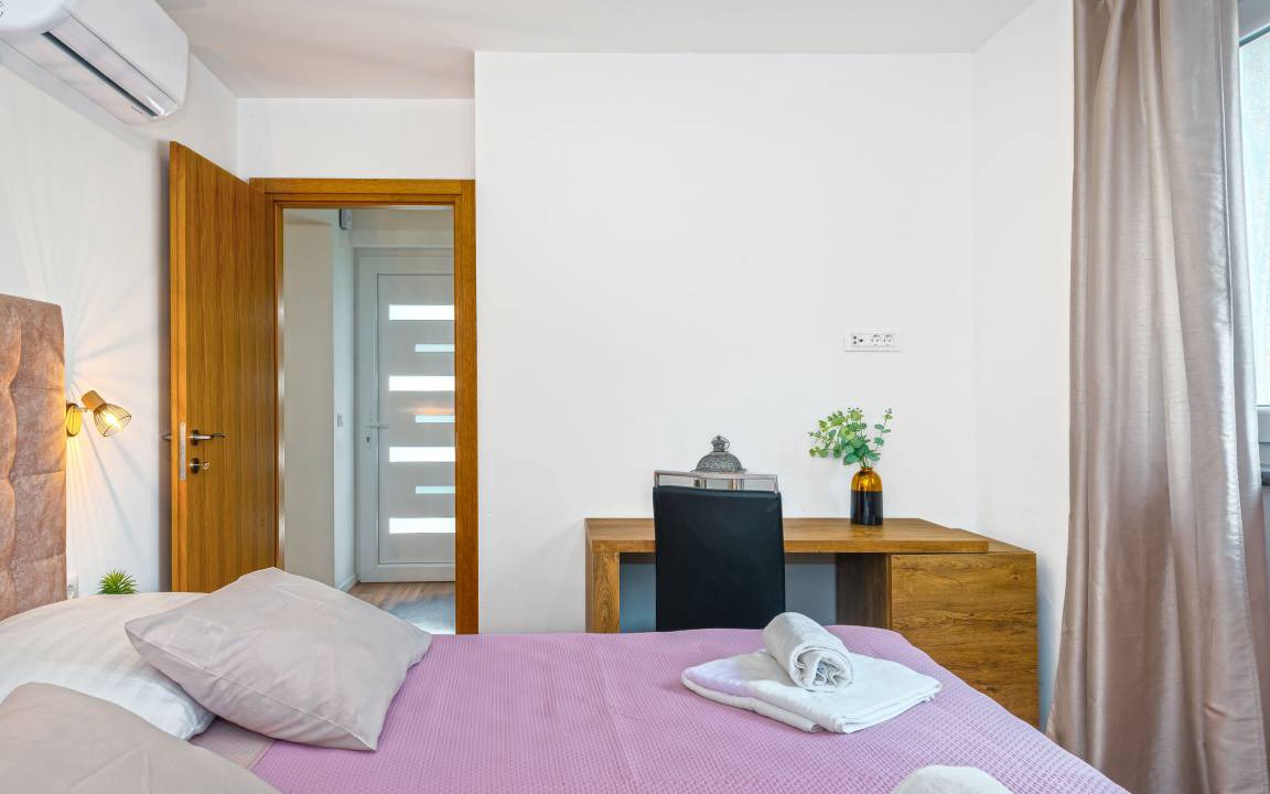 Photo of Bedroom in Srima